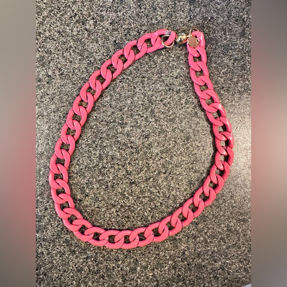 “Shakira” Coral pink enamel curb chain necklace from BAR - Picture 3 of 3